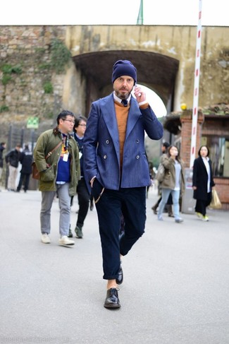 Какие брюки чинос носить с синим двубортным пиджаком