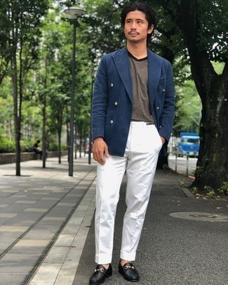 Какие лоферы носить с синим двубортным пиджаком мужчине