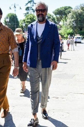 Какие жилеты носить с синим двубортным пиджаком