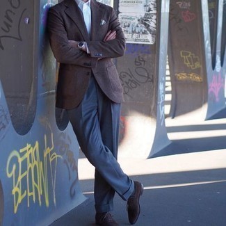 С чем носить синие классические брюки мужчине