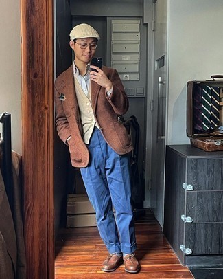 С чем носить синие классические брюки мужчине