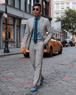 С чем носить синие мокасины мужчине