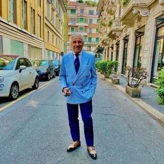 С чем носить синий галстук с вышивкой мужчине