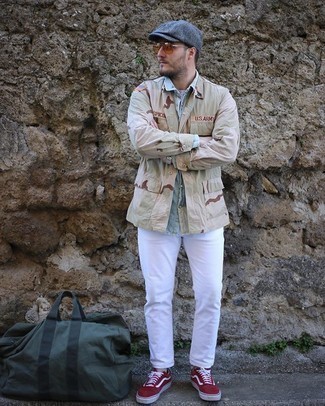 С чем носить синюю кепку мужчине