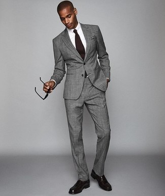 С чем носить синий нагрудный платок с цветочным принтом