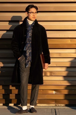 С чем носить синий шарф с цветочным принтом мужчине