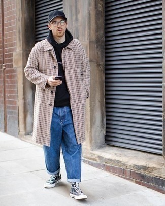 Какие джинсы носить с синими высокими кедами мужчине