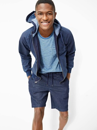 Как носить синий худи с синими шортами мужчине