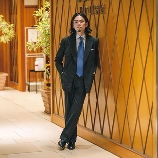 С чем носить синий галстук в горизонтальную полоску мужчине