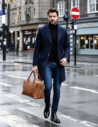 С чем носить синюю куртку мужчине