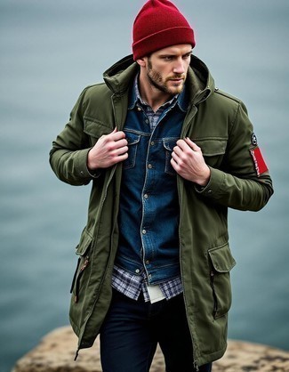 С чем носить синюю куртку мужчине