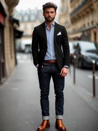 Как носить синие джинсы с черным пиджаком мужчине