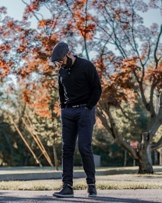 Как носить синие джинсы с черными низкими кедами мужчине