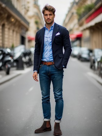 Как носить синие джинсы с синим пиджаком мужчине