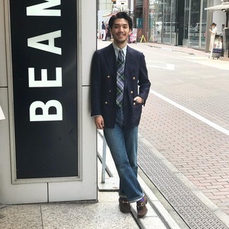 Как носить синие джинсы с синим пиджаком мужчине