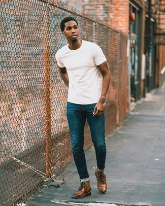 Какие ботинки броги носить с синими джинсами