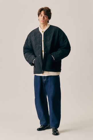 Какие кардиганы носить с синими джинсами мужчине