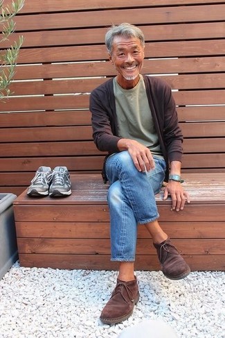 Какие кардиганы носить с синими джинсами мужчине