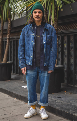 Какие джинсовые куртки носить с синими джинсами мужчине