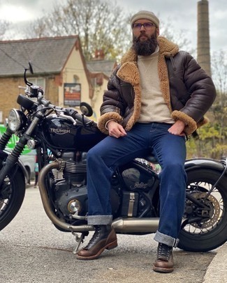 Какие короткие дубленки носить с синими джинсами мужчине