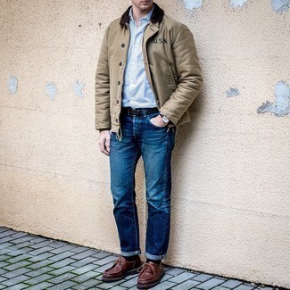 Какие куртки-рубашки носить с синими джинсами мужчине