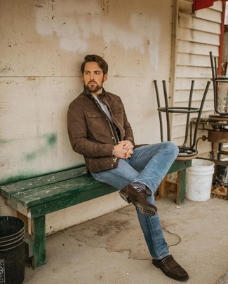 Какие куртки-рубашки носить с синими джинсами мужчине