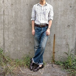 Какие лоферы с кисточками носить с синими джинсами