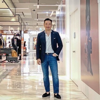 Какие лоферы с кисточками носить с синими джинсами