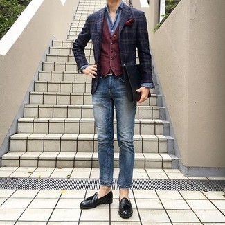 Какие лоферы с кисточками носить с синими джинсами