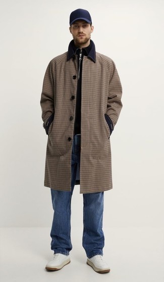 Какие свитера с воротником на молнии носить с синими джинсами мужчине