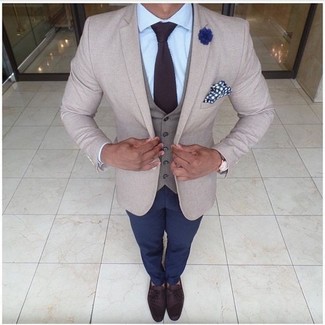 С чем носить синюю мужскую брошь