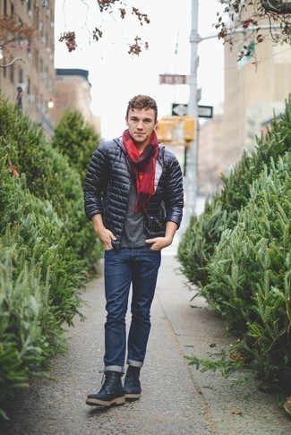 С чем носить синие кожаные ботинки мужчине