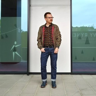 С чем носить синие кожаные ботинки мужчине