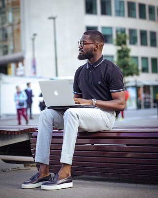 С чем носить синие кожаные лоферы с кисточками