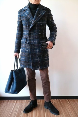 С чем носить синюю кожаную большую сумку мужчине