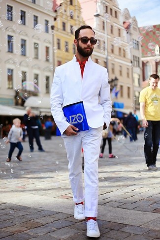 С чем носить синий кожаный мужской клатч мужчине