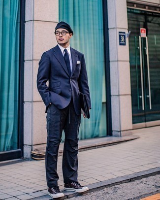 С чем носить синий кожаный мужской клатч мужчине