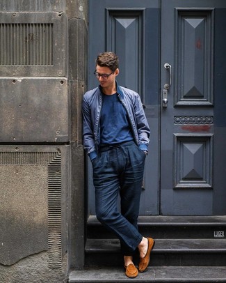 С чем носить синие льняные брюки мужчине