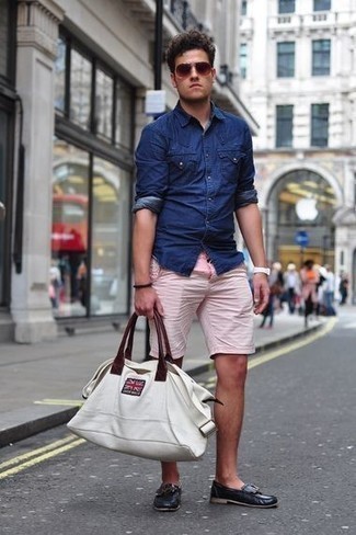 Какие шорты носить с синими лоферами мужчине