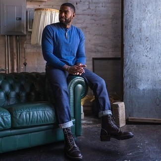 С чем носить синюю лонгслив с горловиной на пуговицах мужчине