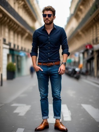 Какие броги носить с синей рубашкой с длинным рукавом