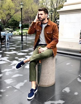 С чем носить синие низкие кеды мужчине