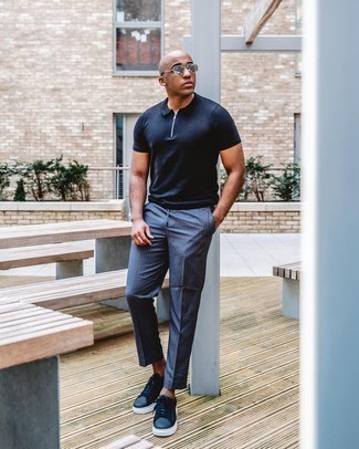 Какие футболки-поло носить с синими низкими кедами мужчине