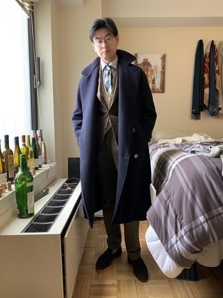 Какие пиджаки носить с синим длинным пальто