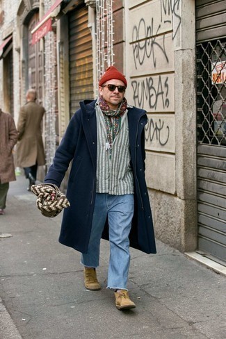 Какие ботинки дезерты носить с синим длинным пальто