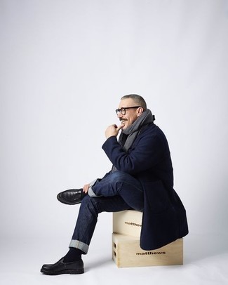 Какие лоферы носить с синим длинным пальто