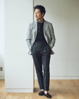 С чем носить синюю бандану с "огурцами" мужчине