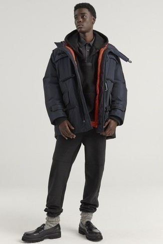 Какие рубашки с длинным рукавом носить с синей паркой мужчине