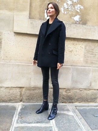 С чем носить синее полупальто женщине