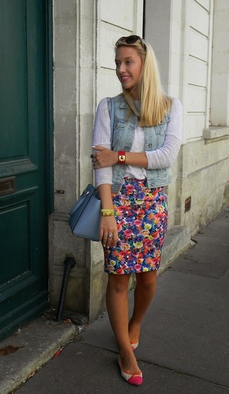 С чем носить синюю юбку-карандаш